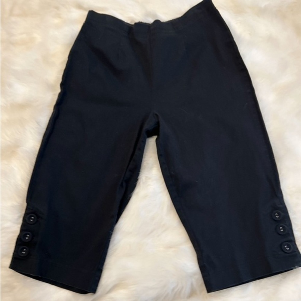 Denim & Co "How Timeless" high waisted wide leg Capri with button detail